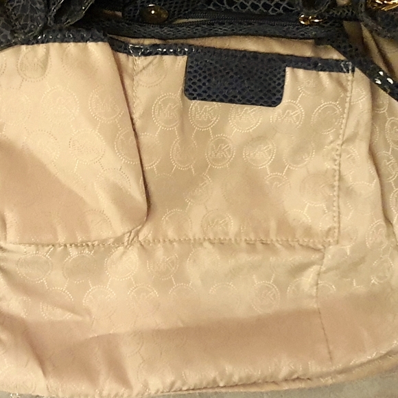 Michael Kors Large Patent Leather Snake Embossed Navy Blue Handbag.  - Picture 7 of 9